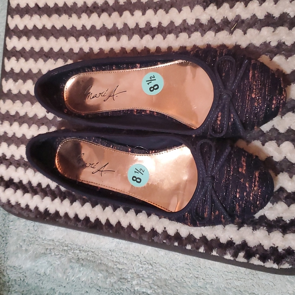 Adorable ballet style flats